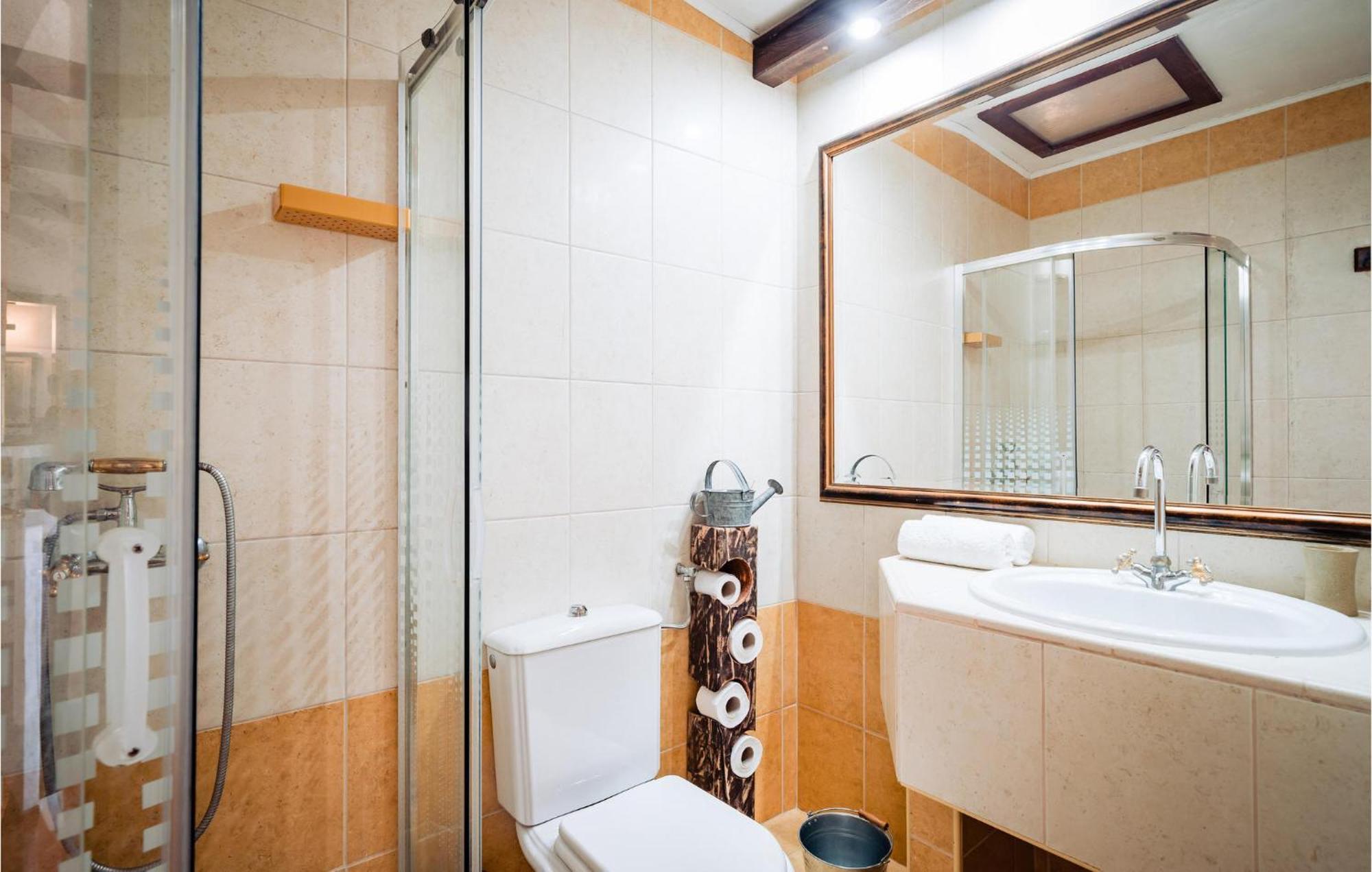 Gorgeous Apartment In Gruda With Jacuzzi المظهر الخارجي الصورة