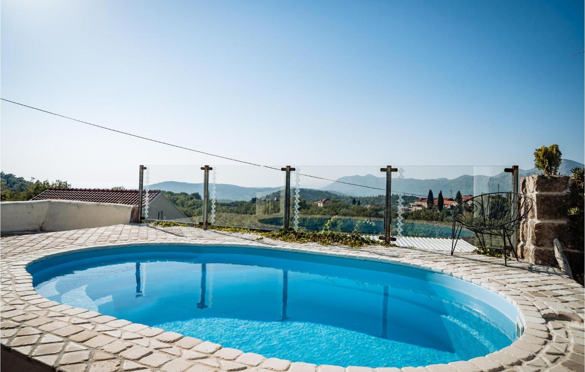 Gorgeous Apartment In Gruda With Jacuzzi المظهر الخارجي الصورة