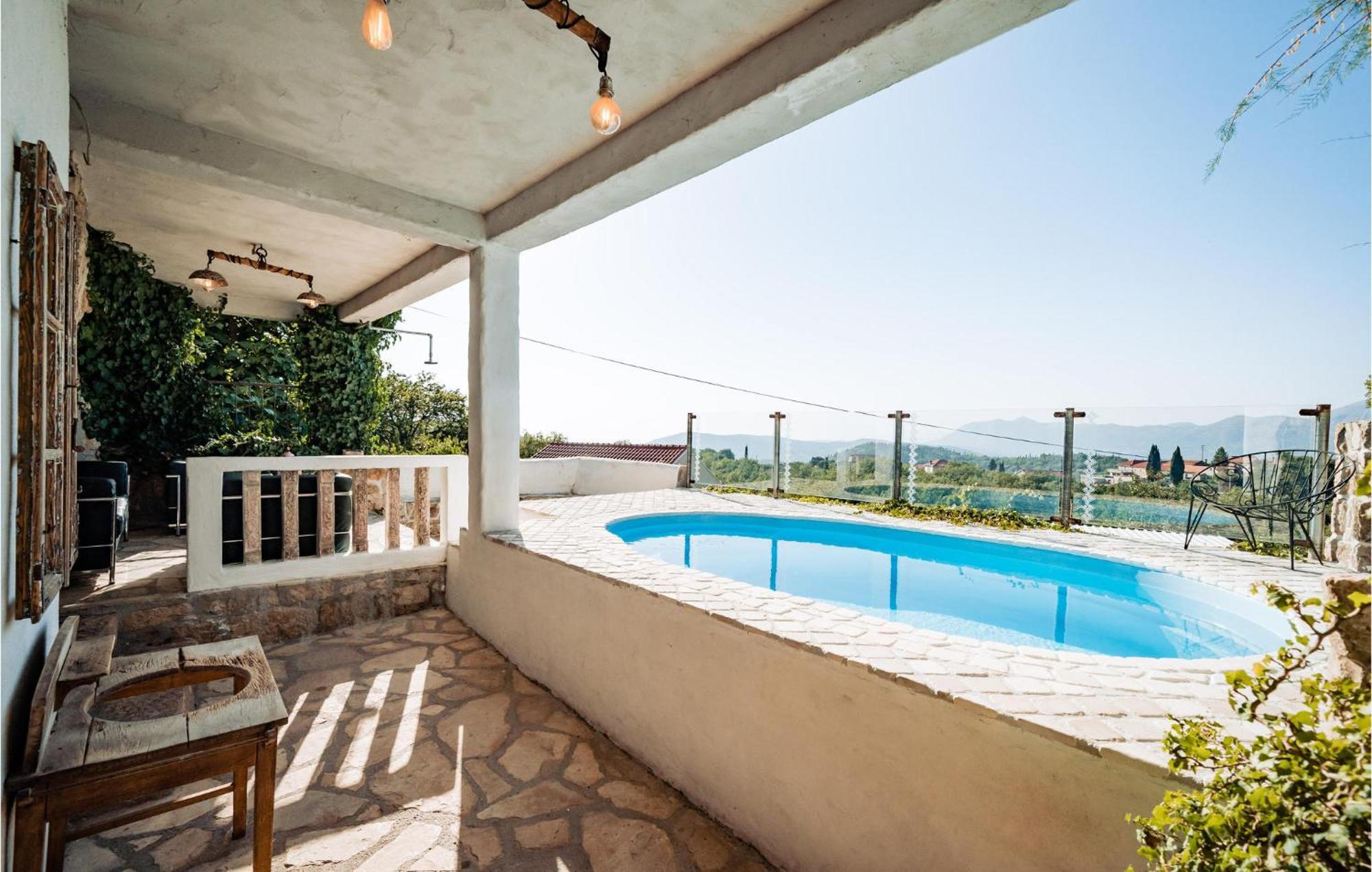 Gorgeous Apartment In Gruda With Jacuzzi المظهر الخارجي الصورة